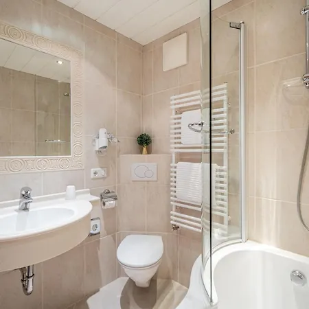 豪斯爱玛黎丝酒店