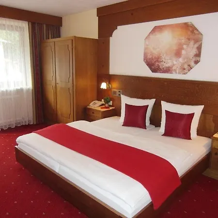 豪斯爱玛黎丝酒店 3*